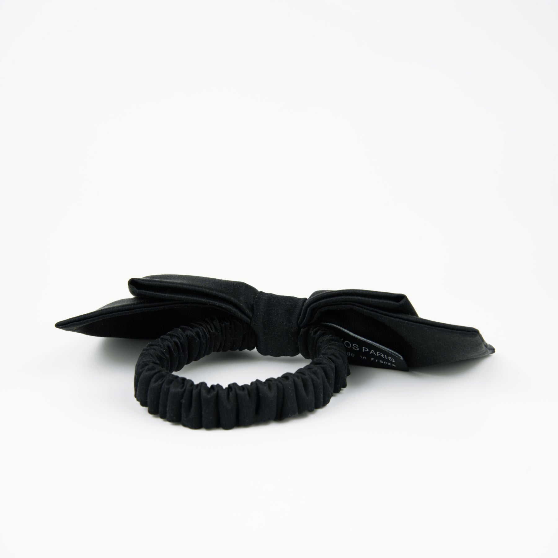 Nœud papillon cheveux noir, élégant pour une cérémonie ou pour habiller vos tenues du quotidien signée MAKOS PARIS